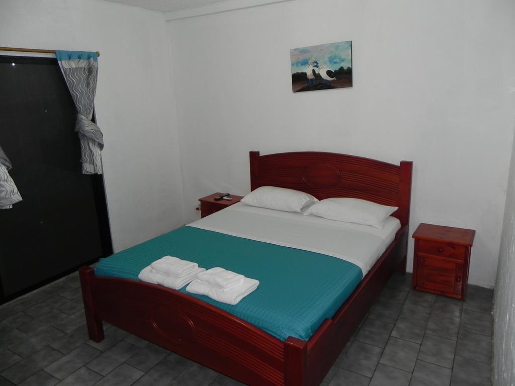 Hotel Galapagos Paradise 阿约拉港 外观 照片